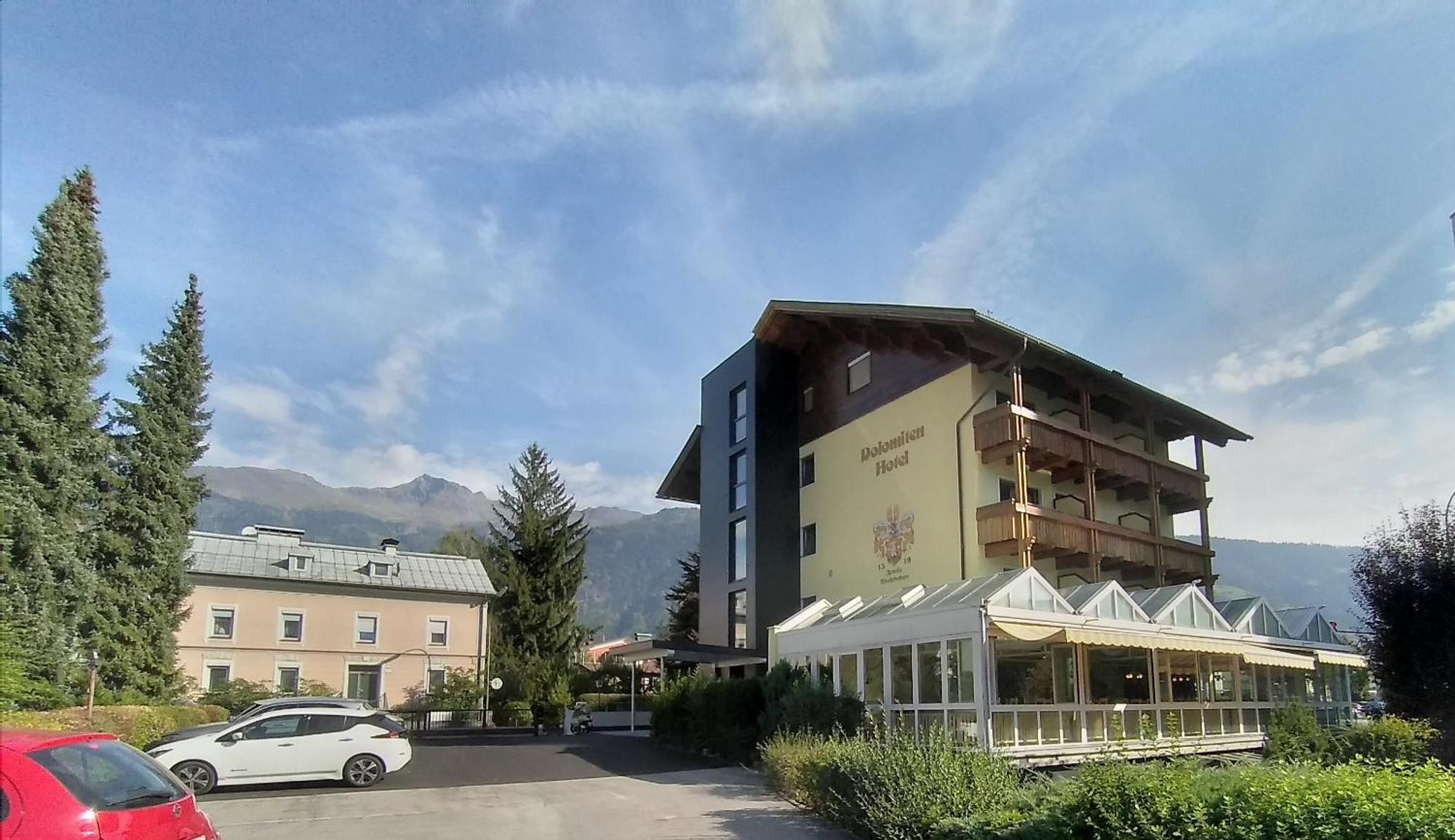 Dolomitenhotel Лиенц Экстерьер фото