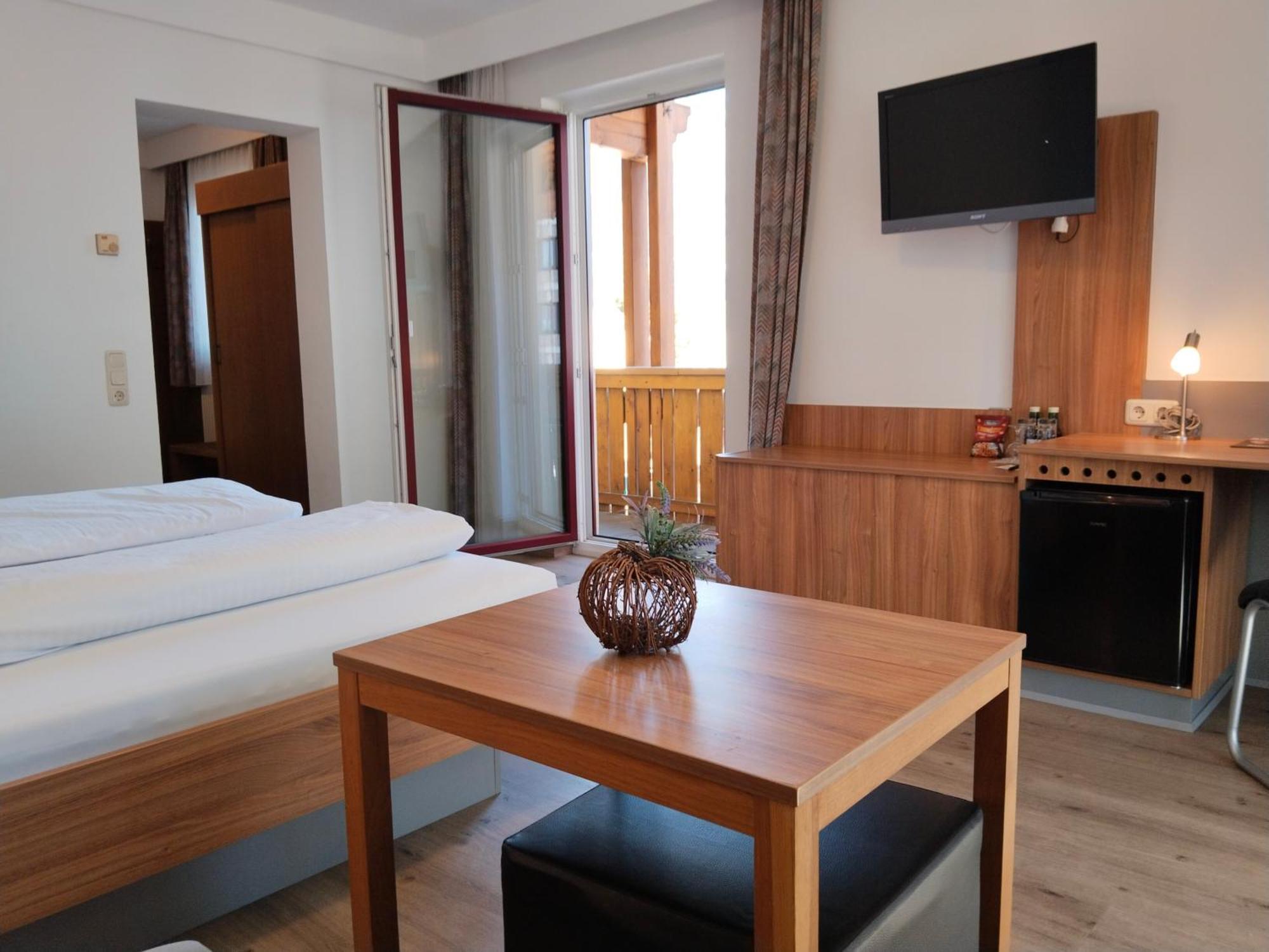 Dolomitenhotel Лиенц Экстерьер фото